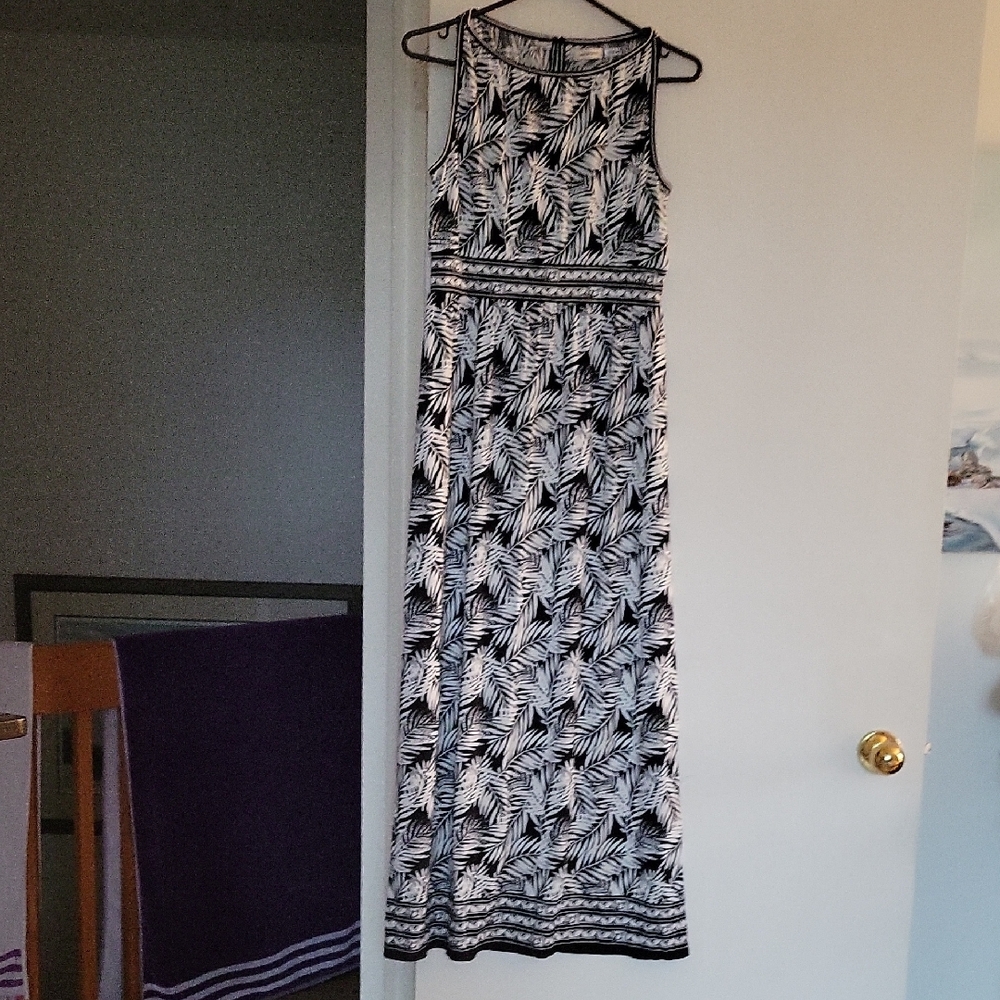 Max Studio Black and White Patterned Maxi Dress